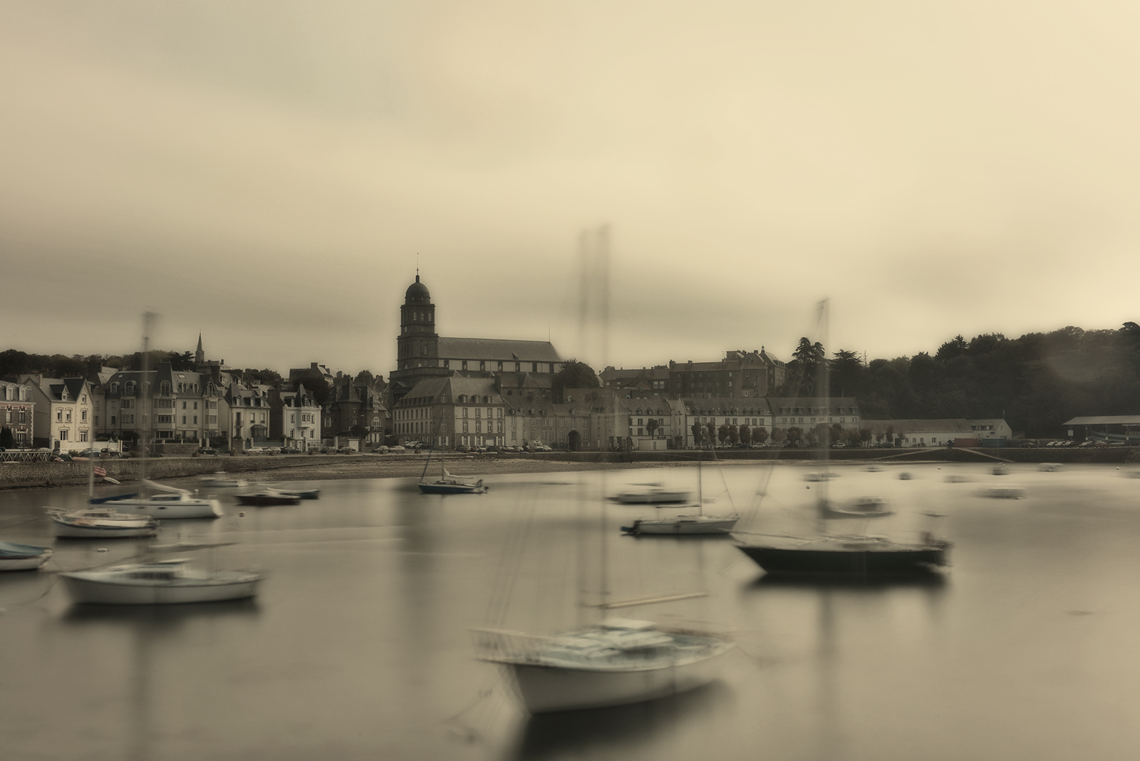 Swinging sailing boats saint servant 2017